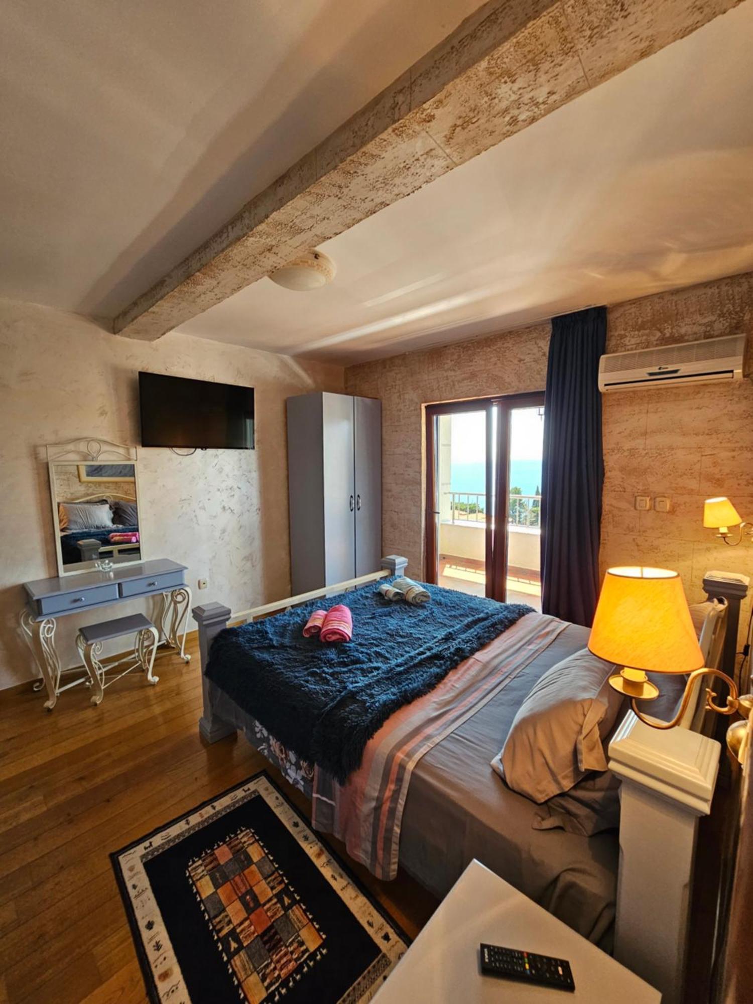 Medin Apartments Bluvista Petrovac Exterior photo